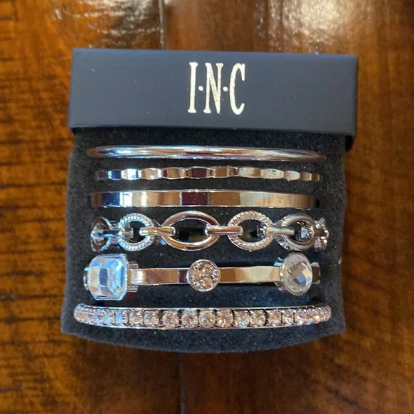 Bangle bracelets - Picture 3 of 3